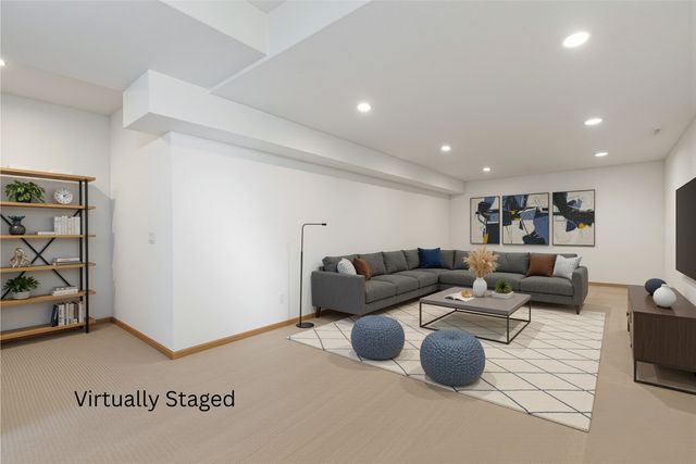 2620 Silver Oak Trl, Marion, IA 52302