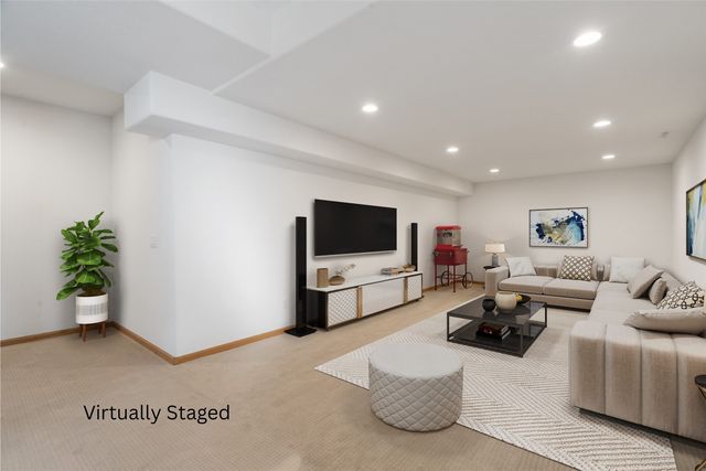 2620 Silver Oak Trl, Marion, IA 52302