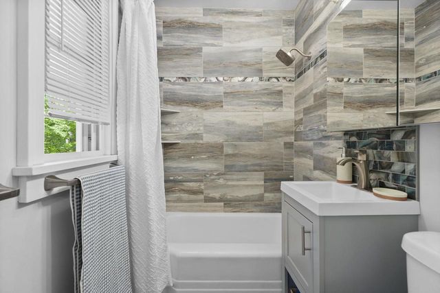 2942 Bluff Street, Madison, WI 53705