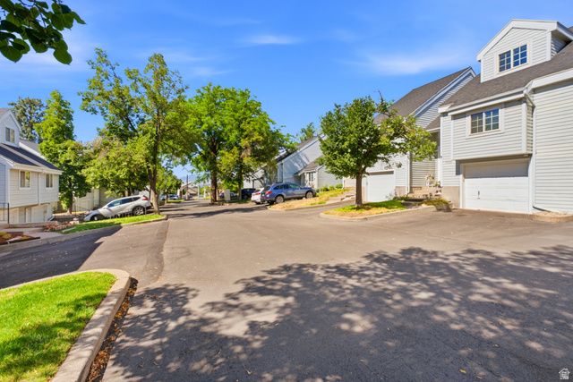 3133 S APPLEWOOD DR, Bountiful, UT 84010