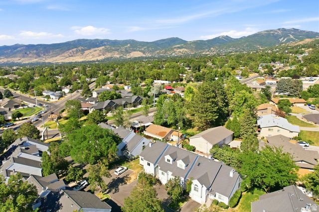 3133 S APPLEWOOD DR, Bountiful, UT 84010