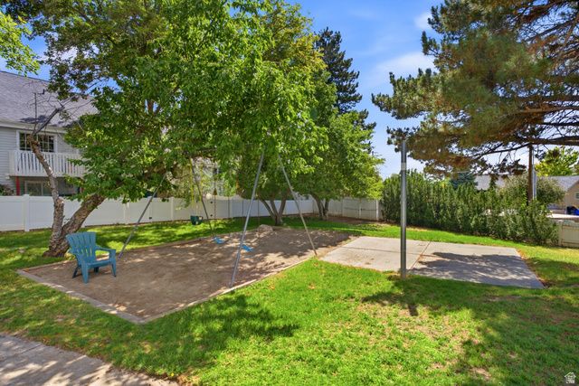 3133 S APPLEWOOD DR, Bountiful, UT 84010