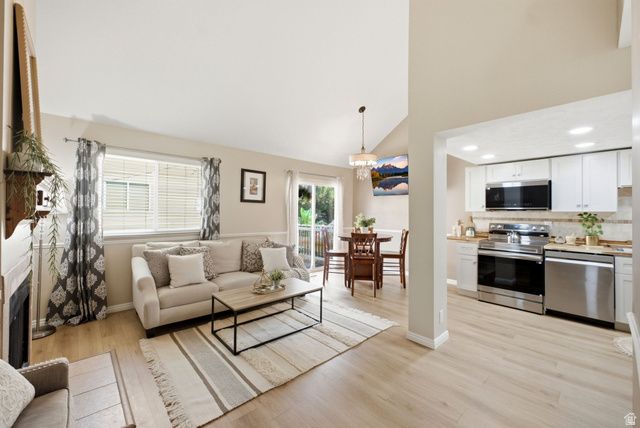 3133 S APPLEWOOD DR, Bountiful, UT 84010
