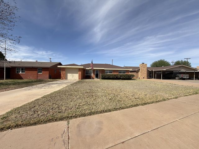 209 E 4th Street, Denver City, TX 79323