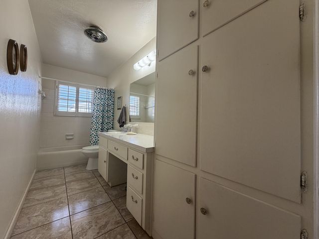 209 E 4th Street, Denver City, TX 79323