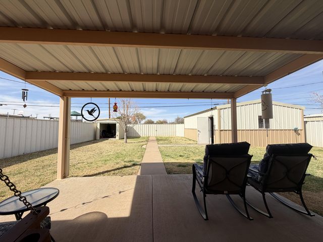 209 E 4th Street, Denver City, TX 79323