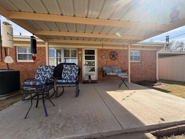 209 E 4th Street, Denver City, TX 79323