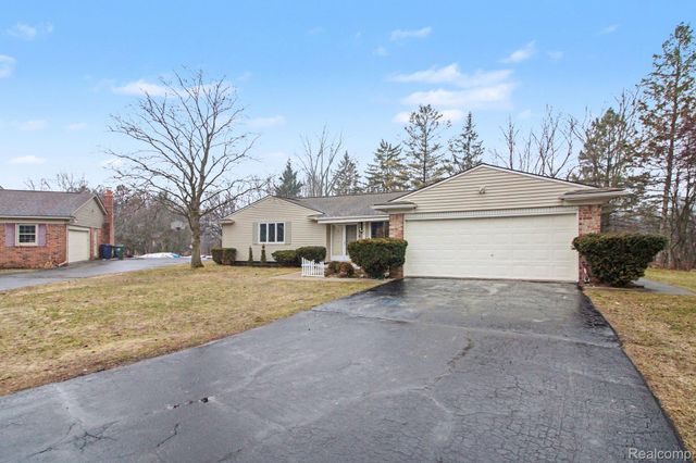 2280 Geyer Court, Orion Charter Township, MI 48360