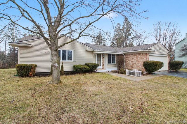 2280 Geyer Court, Orion Charter Township, MI 48360