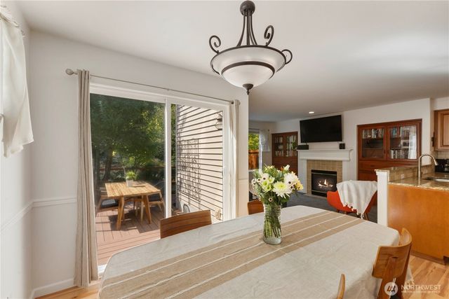 22917 SE 241st Place, Maple Valley, WA 98038