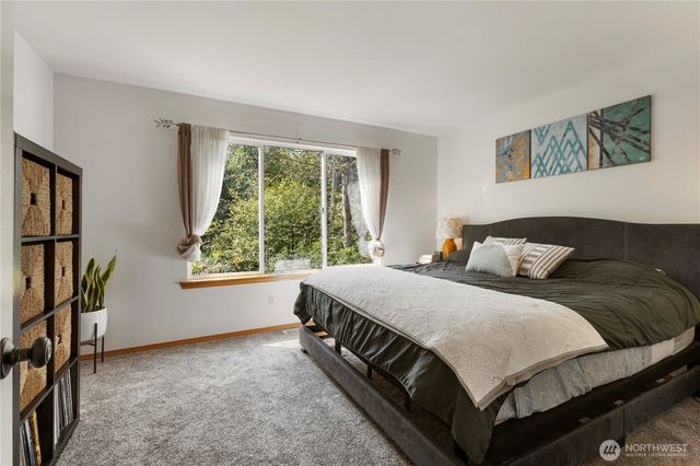 22917 SE 241st Place, Maple Valley, WA 98038