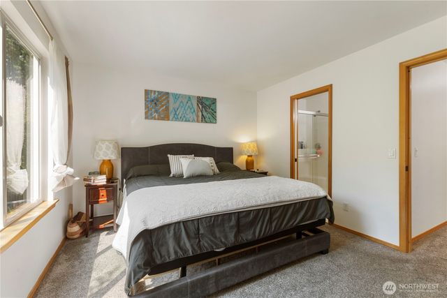 22917 SE 241st Place, Maple Valley, WA 98038