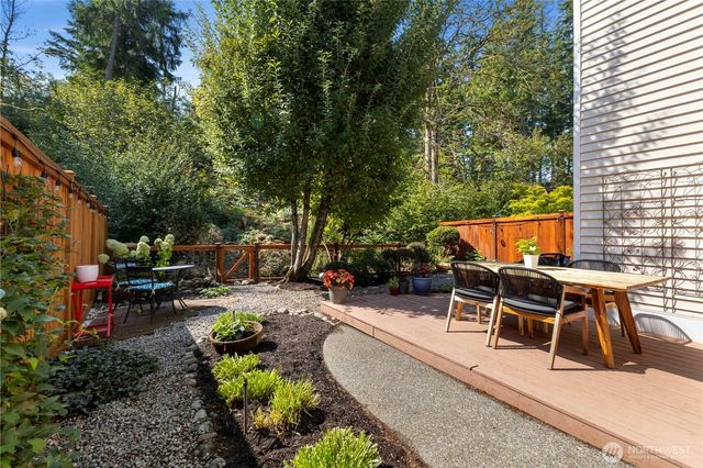 22917 SE 241st Place, Maple Valley, WA 98038