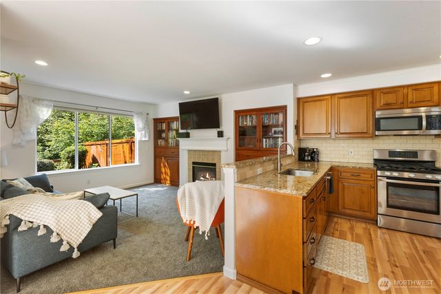 22917 SE 241st Place, Maple Valley, WA 98038