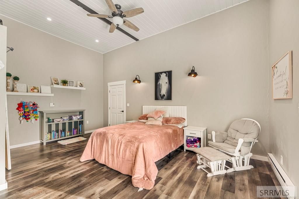 Image 16 of property listing at 2799 S 3000 W, Rexburg, ID 83440