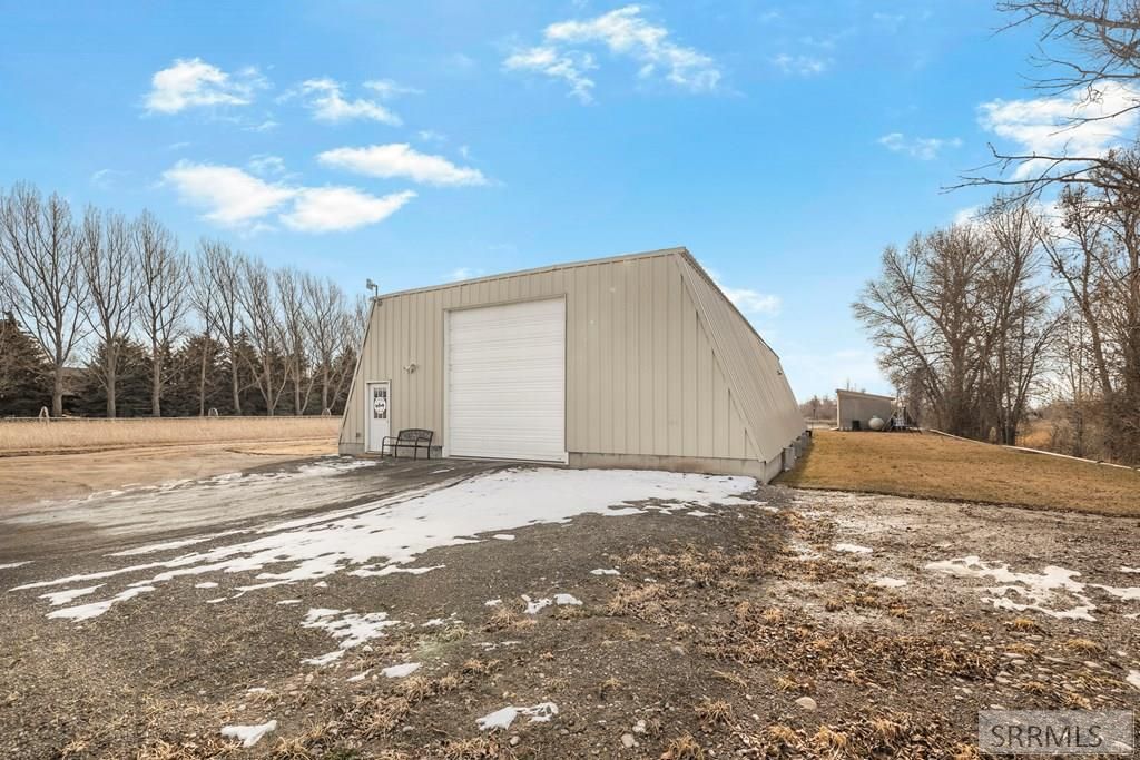 Image 2 of property listing at 2799 S 3000 W, Rexburg, ID 83440