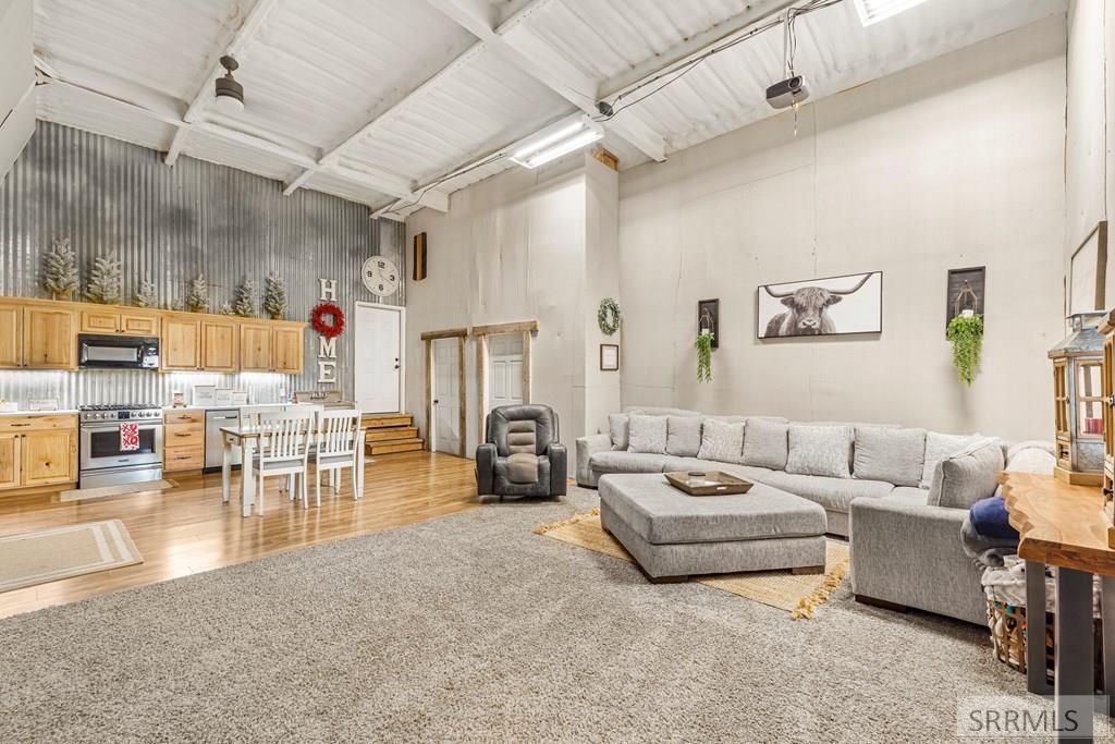 Image 3 of property listing at 2799 S 3000 W, Rexburg, ID 83440