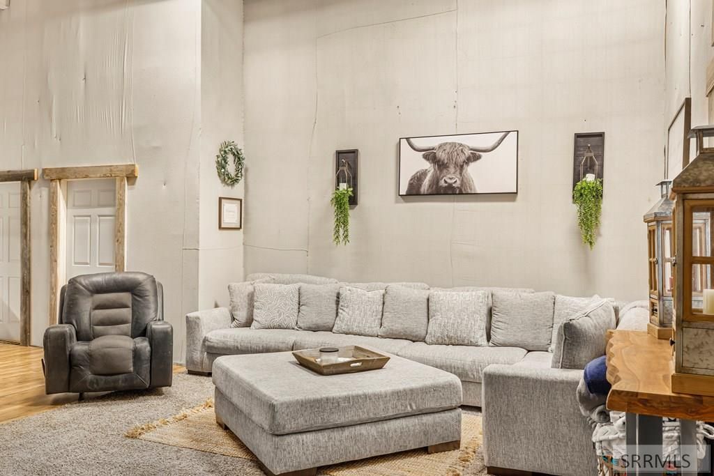 Image 5 of property listing at 2799 S 3000 W, Rexburg, ID 83440