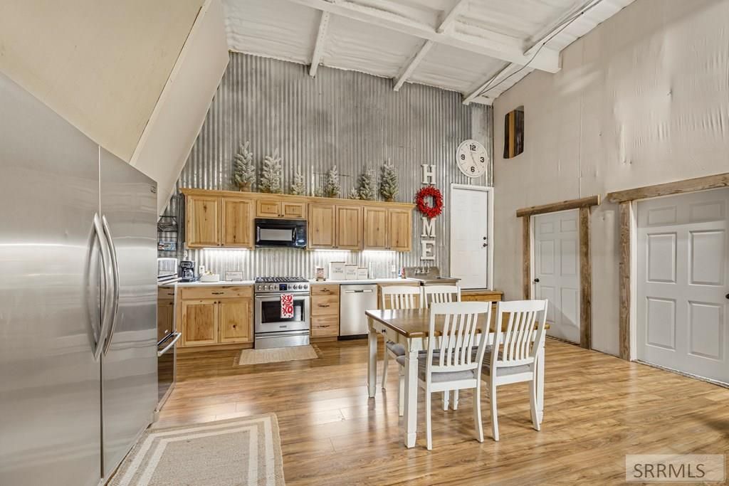 Image 8 of property listing at 2799 S 3000 W, Rexburg, ID 83440