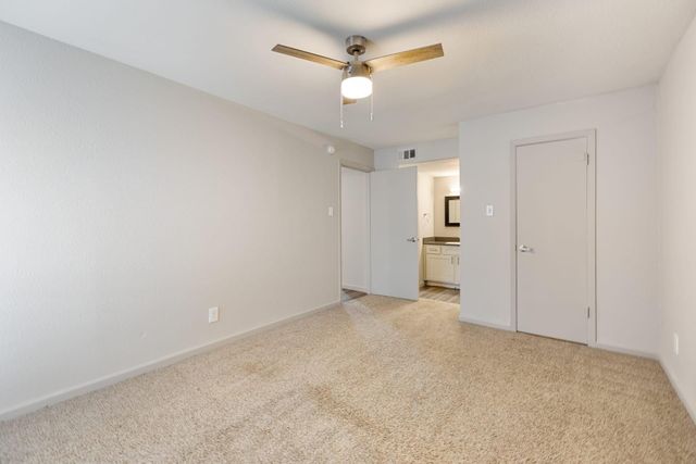 8701 Town Park Drive 5-1122, Houston, TX 77036