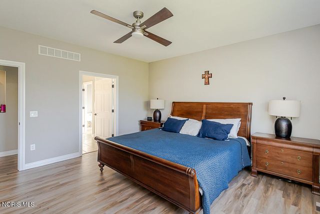 9851 Saugatuck Drive, Sylvania, OH 43560
