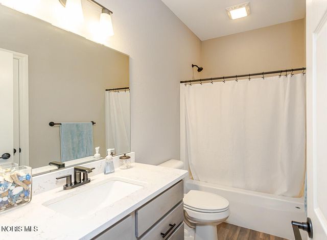 9851 Saugatuck Drive, Sylvania, OH 43560