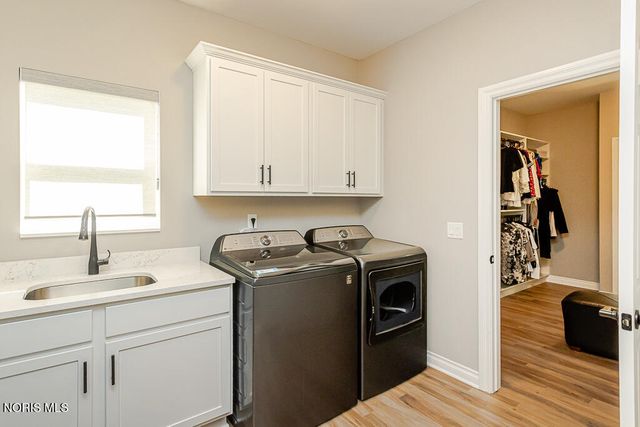 9851 Saugatuck Drive, Sylvania, OH 43560