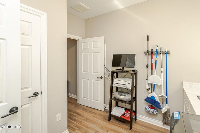 9851 Saugatuck Drive, Sylvania, OH 43560