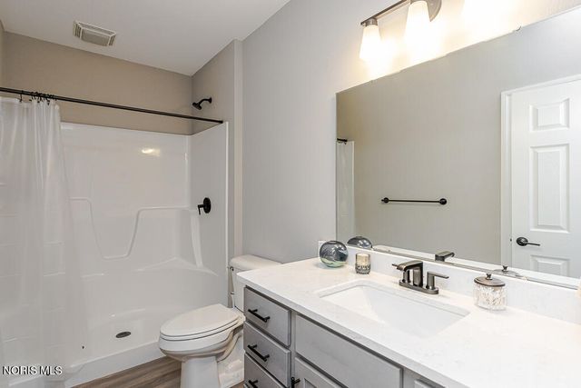 9851 Saugatuck Drive, Sylvania, OH 43560