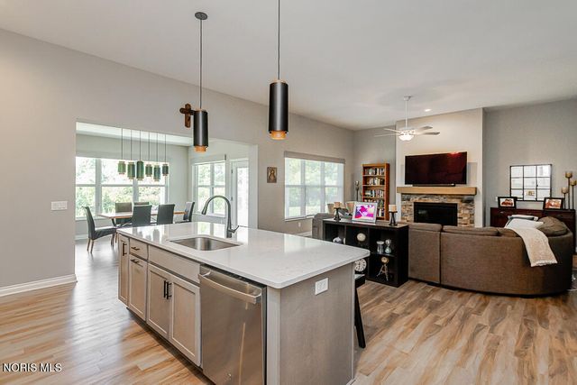 9851 Saugatuck Drive, Sylvania, OH 43560
