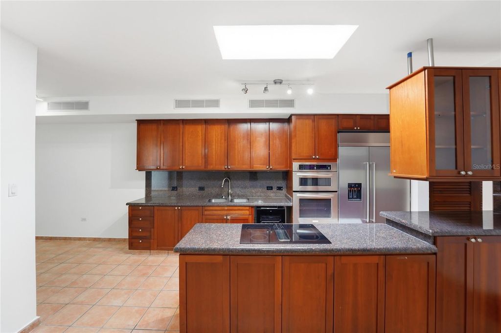 Image 2 of property listing at 182 DORADO BEACH EAST, Dorado, PR 00646