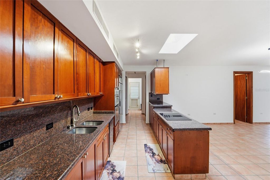 Image 3 of property listing at 182 DORADO BEACH EAST, Dorado, PR 00646