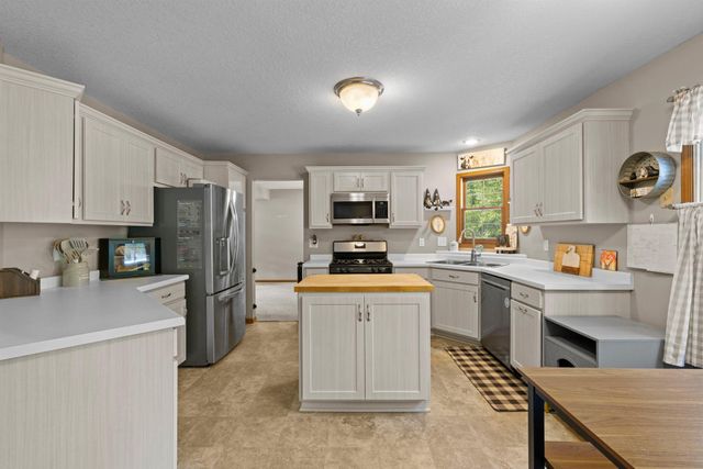 11107 Rhode Island Avenue S, Bloomington, MN 55438