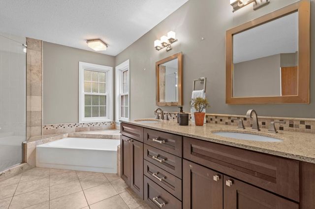 11107 Rhode Island Avenue S, Bloomington, MN 55438