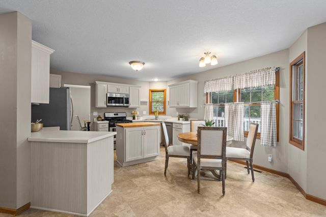 11107 Rhode Island Avenue S, Bloomington, MN 55438