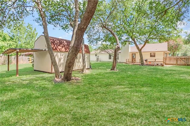 146 Twin Oak Road, Seguin, TX 78155