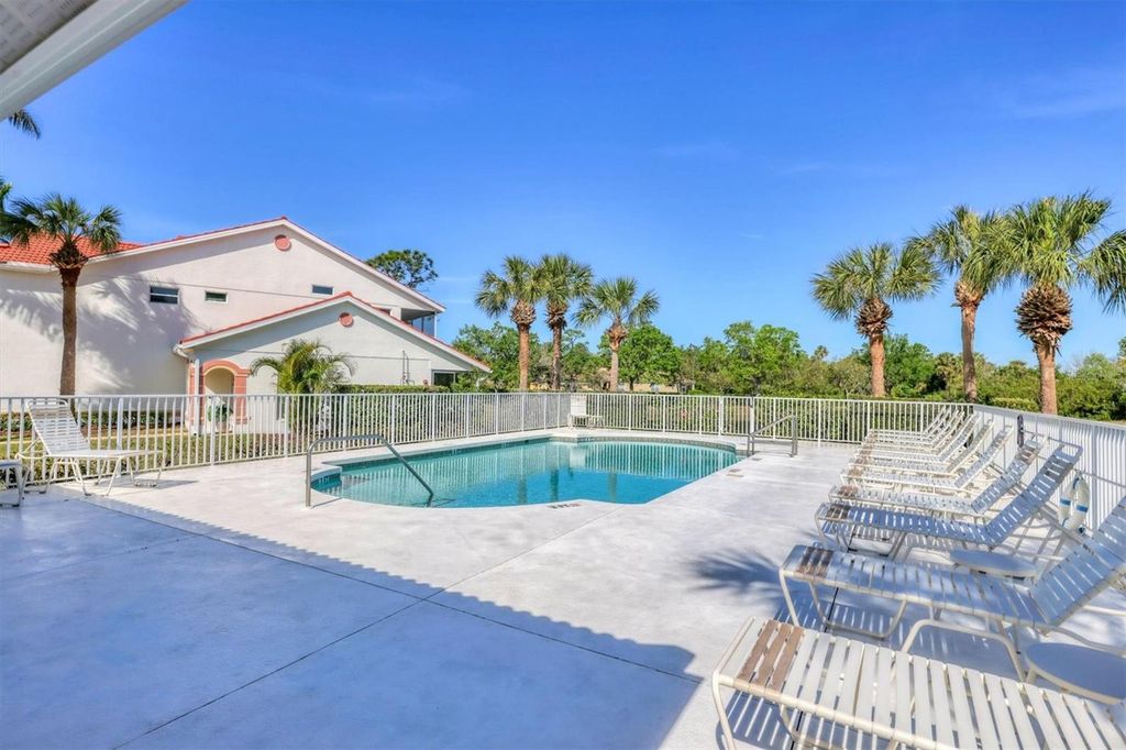 Image 31 of property listing at 7518 MARSH ORCHID CIRCLE 9-202, Bradenton, FL 34203
