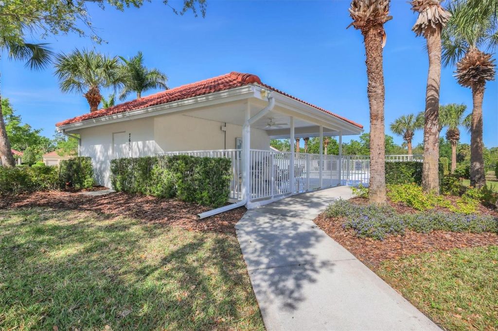 Image 32 of property listing at 7518 MARSH ORCHID CIRCLE 9-202, Bradenton, FL 34203
