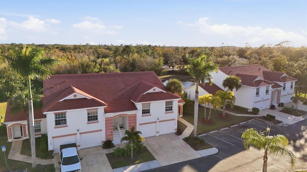 Image 5 of property listing at 7518 MARSH ORCHID CIRCLE 9-202, Bradenton, FL 34203