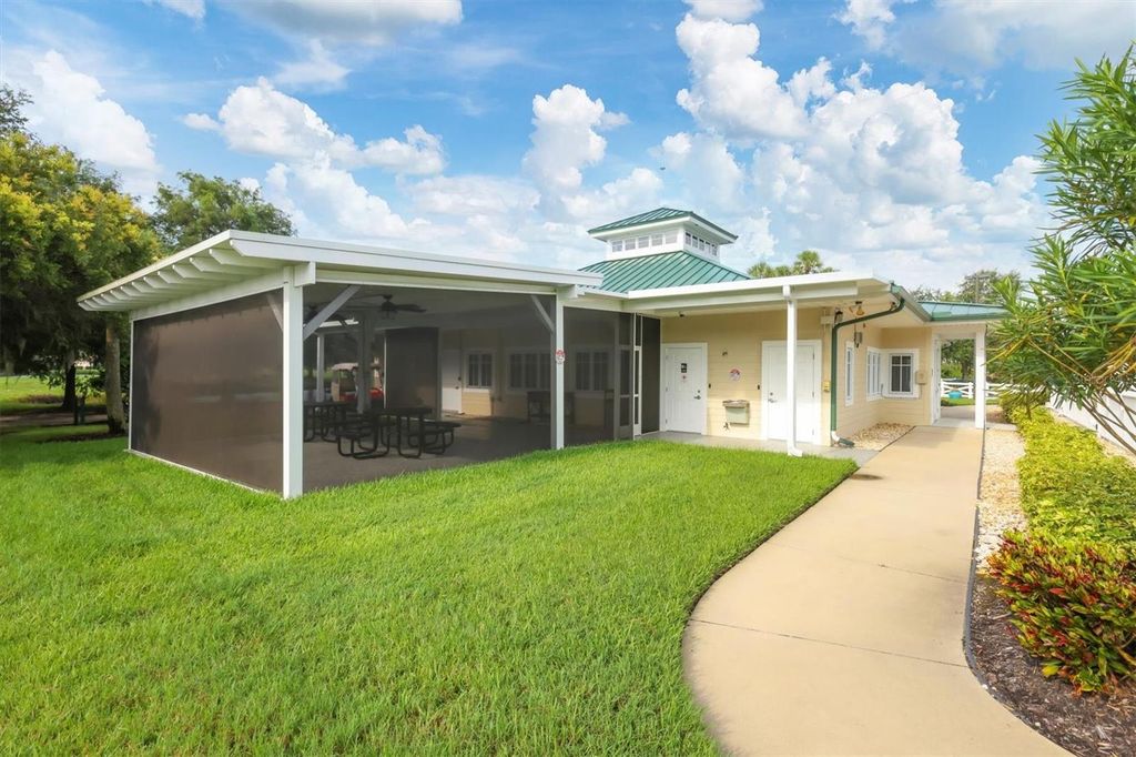 Image 45 of property listing at 7518 MARSH ORCHID CIRCLE 9-202, Bradenton, FL 34203