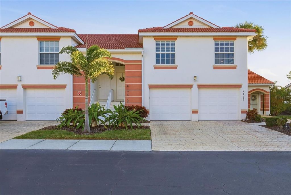 Image 6 of property listing at 7518 MARSH ORCHID CIRCLE 9-202, Bradenton, FL 34203