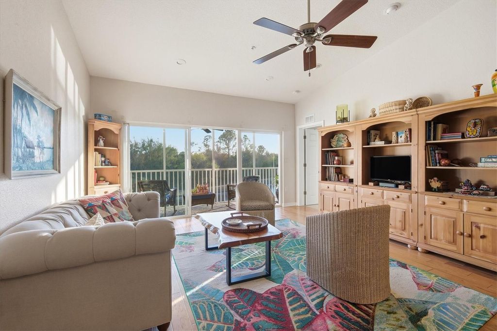 Image 8 of property listing at 7518 MARSH ORCHID CIRCLE 9-202, Bradenton, FL 34203