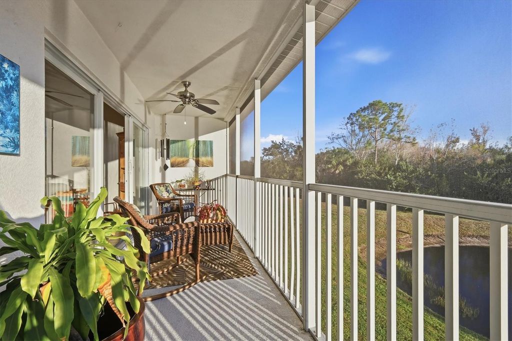 Image 10 of property listing at 7518 MARSH ORCHID CIRCLE 9-202, Bradenton, FL 34203