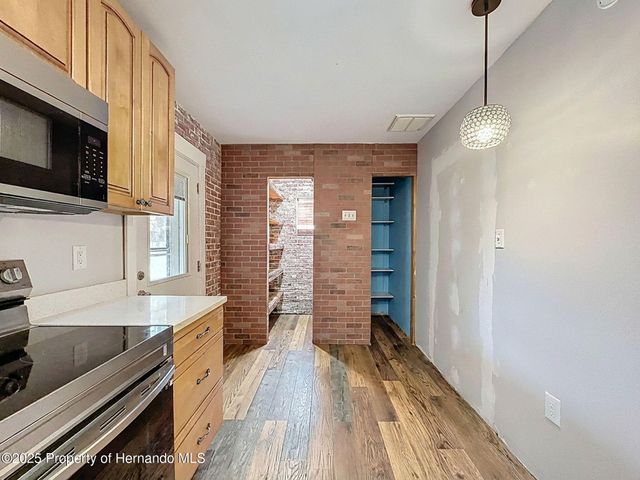 9421 Sunshine Grove Road, Brooksville, FL 34613