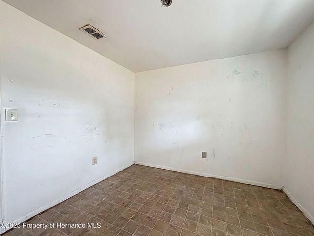 9421 Sunshine Grove Road, Brooksville, FL 34613