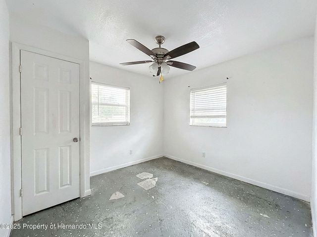 9421 Sunshine Grove Road, Brooksville, FL 34613