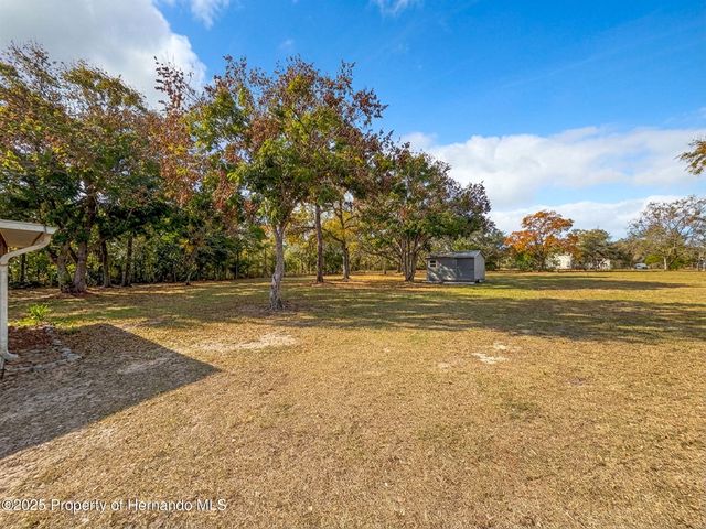 9421 Sunshine Grove Road, Brooksville, FL 34613