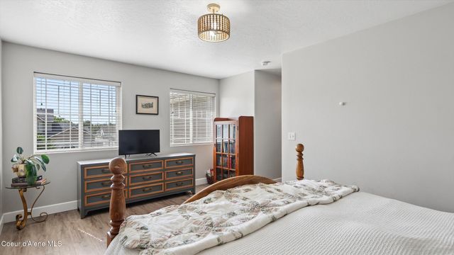 6562 N Harlans Hawk LN, Coeur D'alene, ID 83815