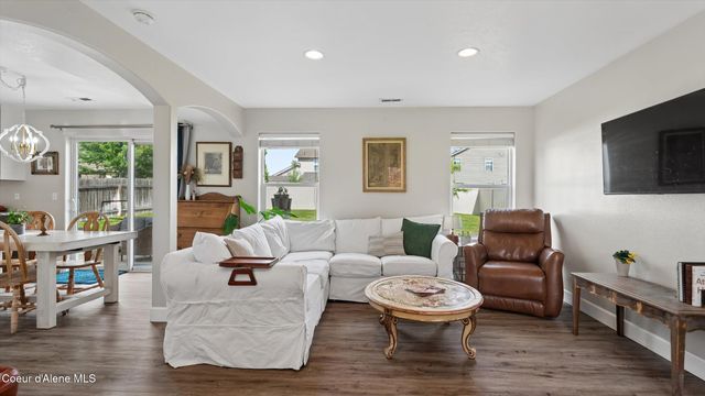 6562 N Harlans Hawk LN, Coeur D'alene, ID 83815