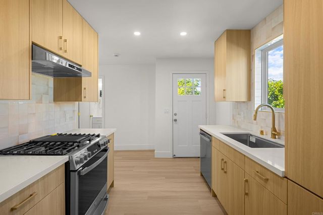 1728 Vesta st, Logan Heights, CA 92113